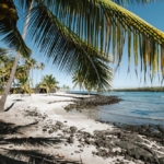 View of the rocky shore in Puuhonua o Honauna